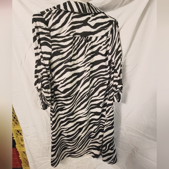 INC Long Buttoned Zebra Blouse Shirt in Small - Picture 2 of 4